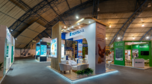 Stand personalizado Montana para feria ganadera en Perú