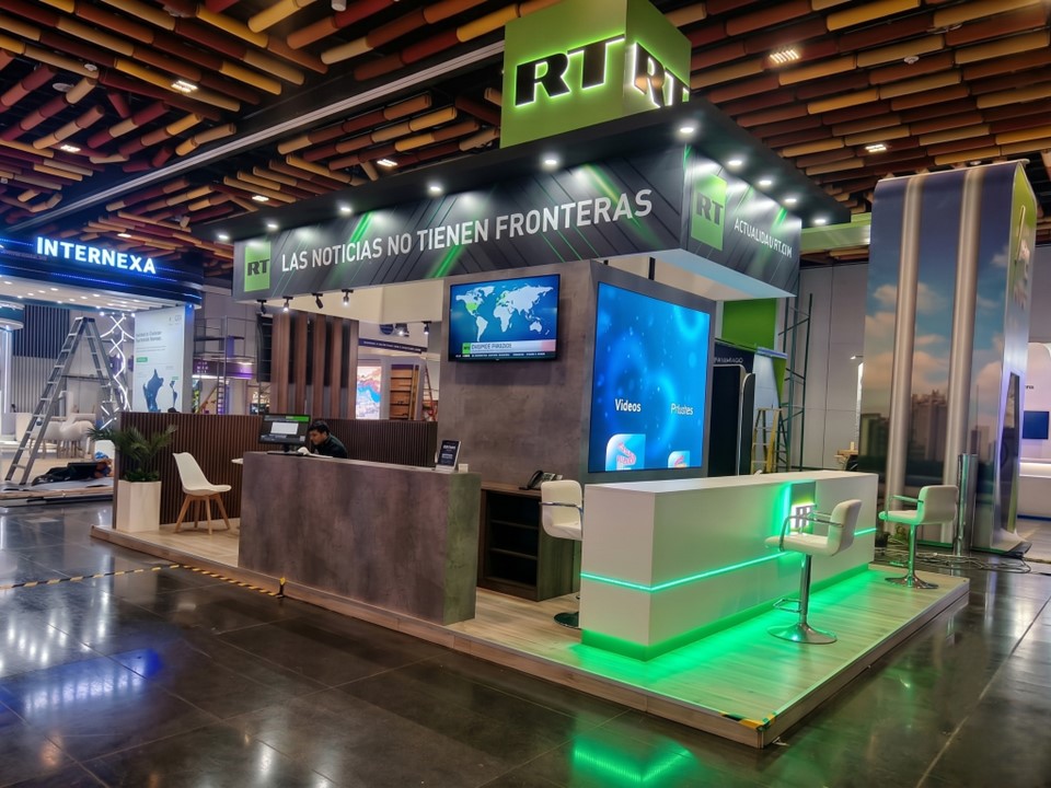Construcción y montaje de stand personalizado en Perú