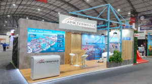 Stand personalizado APM Terminals para feria en Lima